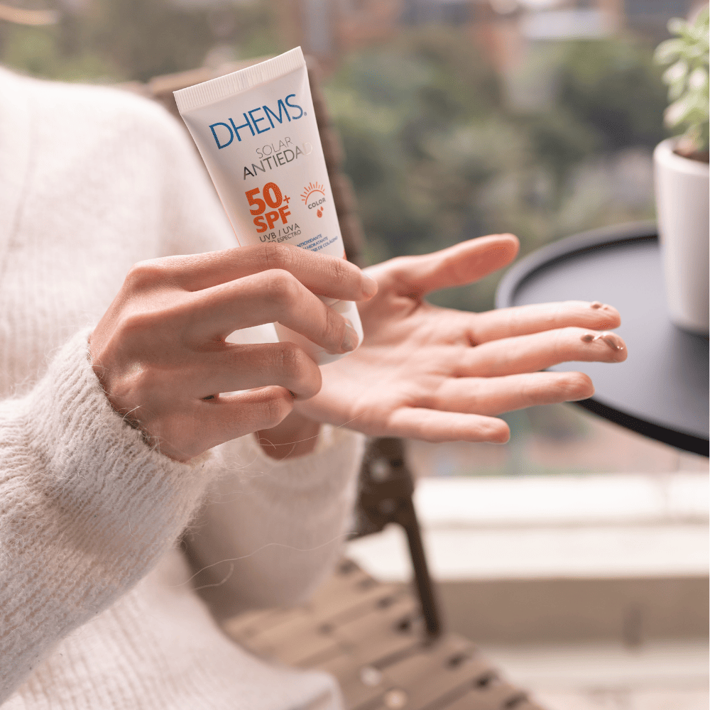 Dhems Protector Solar Antiedad 50 ml.