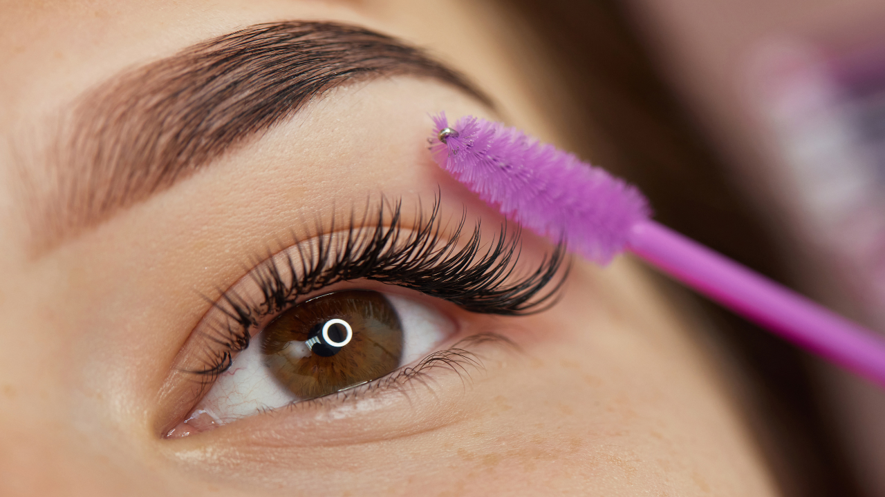La ciencia detrás de la mirada: Todo lo que debes saber sobre el cuidado de cejas y pestañas